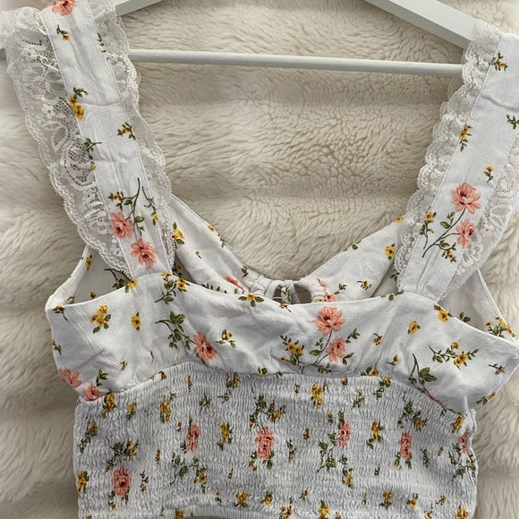 Multiple crop tops with front tie - Picture 2 of 8